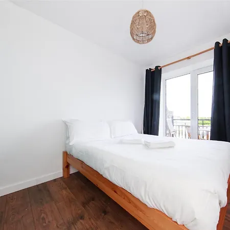 Stunning 2bd Scandinavian-style Hideaway *