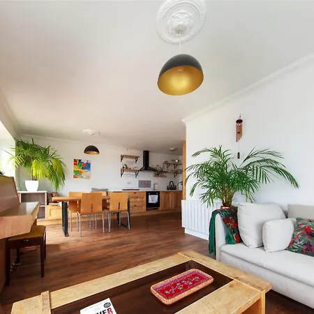 Stunning 2bd Scandinavian-style Hideaway